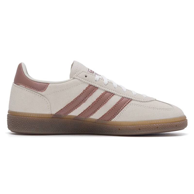 أحذية رياضية نسائية من أديداس  - مراجعة Street Fashion Adidas وسعره