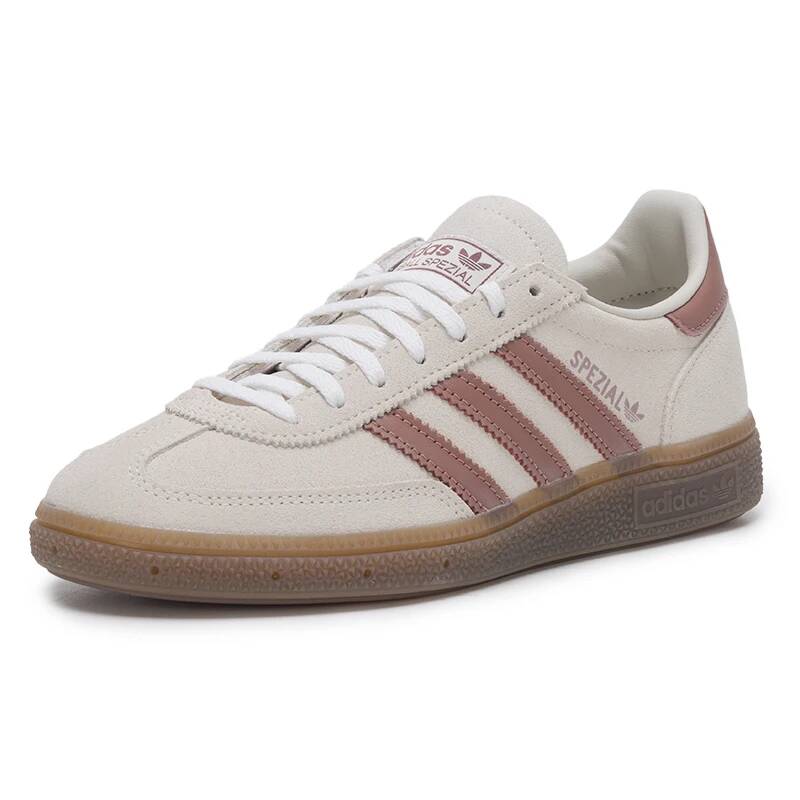 أحذية رياضية نسائية من أديداس  - مراجعة Street Fashion Adidas وسعره
