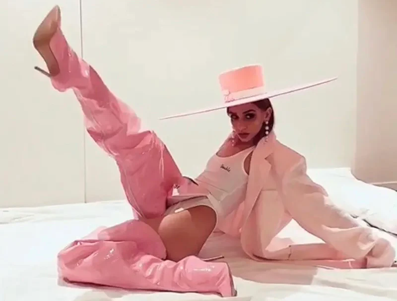 2026 الجلود الفخذ أحذية عالية  - مراجعة Street Fashion Rome 2025 وسعره