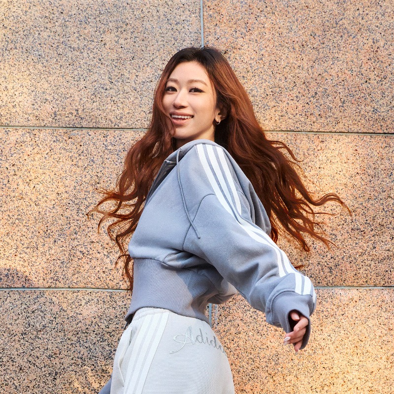 جاكيت أديداس بسحاب غير متماثل  - مراجعة Street Fashion Adidas وسعره