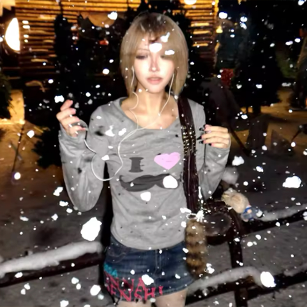 تي شيرت ياباني بطبعة Y2K على ش - مراجعة Street Fashion In Japan وسعره